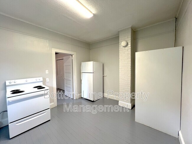Building Photo - 714 S Franklin St