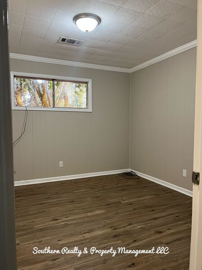 Building Photo - Newly Remodled Wetumpka Home