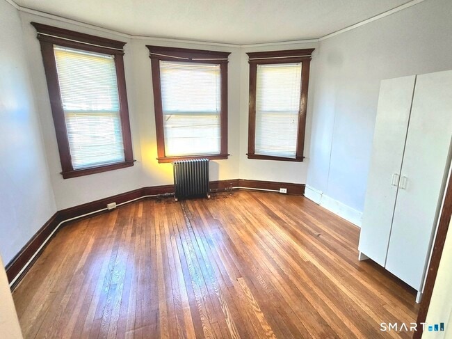 Building Photo - 181 Bond St