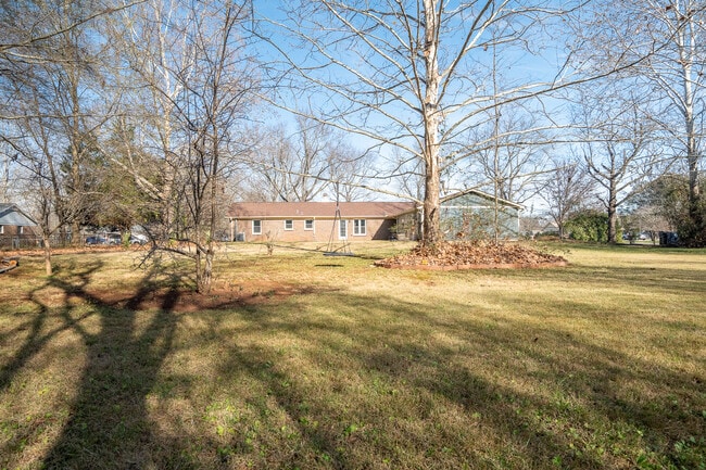 Building Photo - 110 Peabody Rd