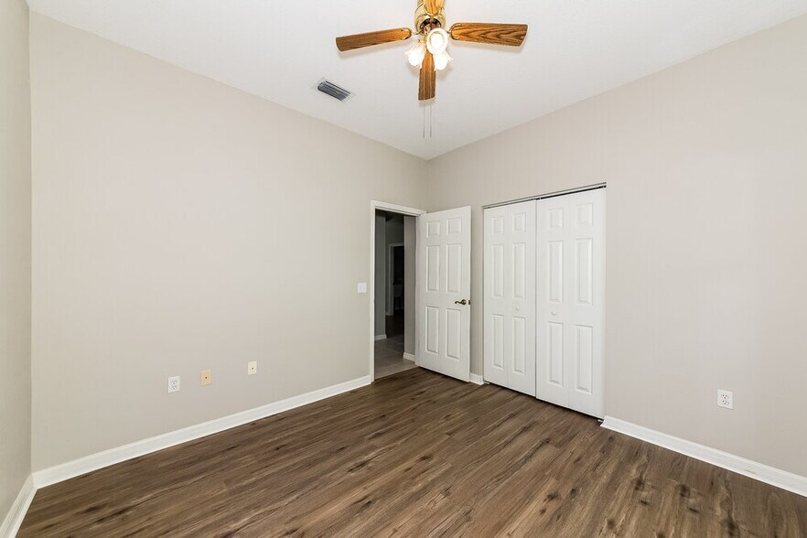 Building Photo - 1252 Millbrook Cir