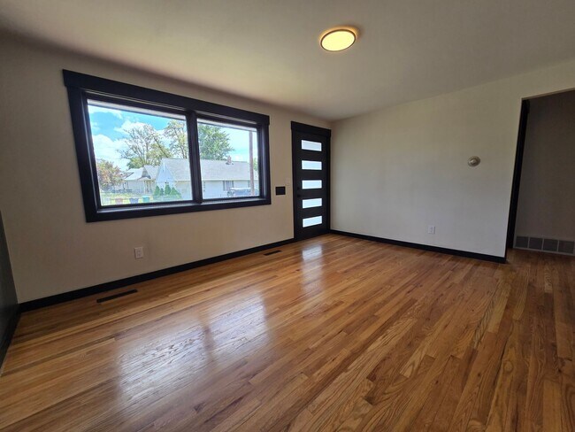 Building Photo - 3717 N Perry St
