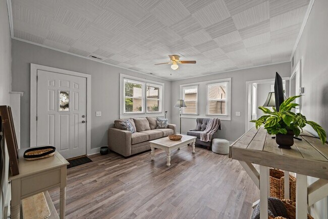 Building Photo - 4196 N Lee St