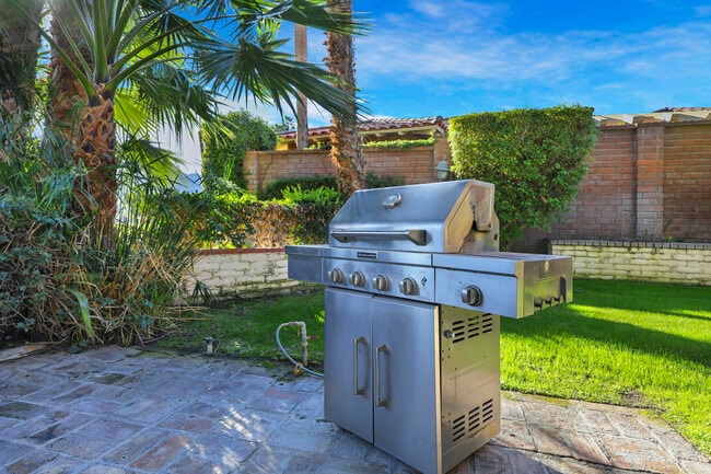 Building Photo - 261 Cordoba Way