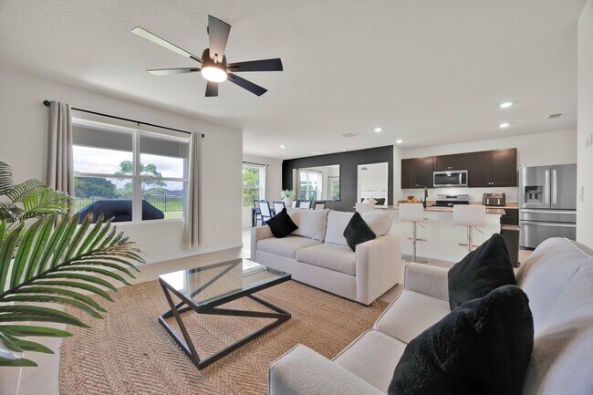 Building Photo - 1708 Buckeye Rd