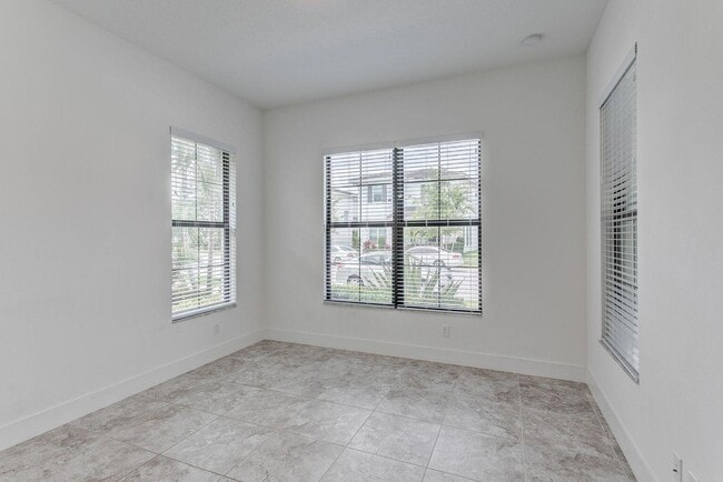 Building Photo - 1205 Faulkner Ter