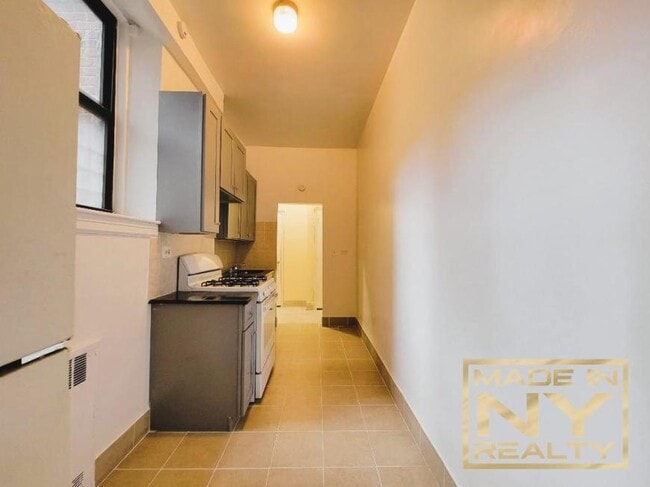 Building Photo - 0 bedroom in REGO PARK NY 11374