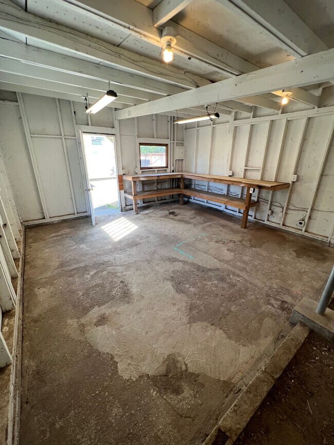 Building Photo - 3bd/1ba Craftsman in Tacoma