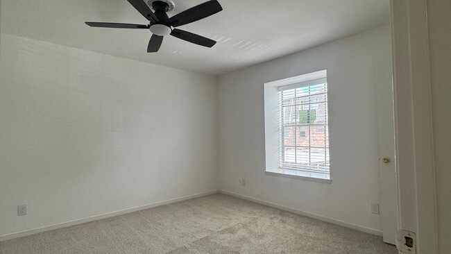Building Photo - 9005 Gaylord Dr