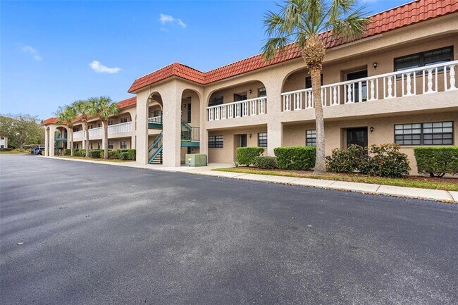 Building Photo - 1750 Belleair Forest Dr