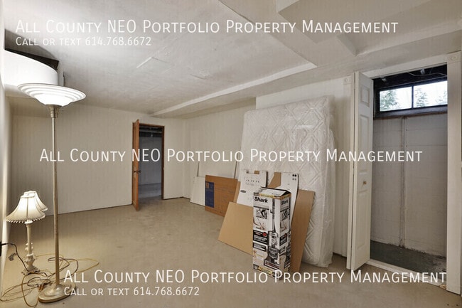 Building Photo - 148 S Kellner Rd
