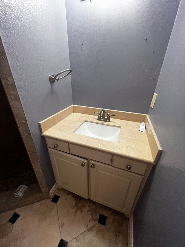 Building Photo - 12418 Plumbrook Dr