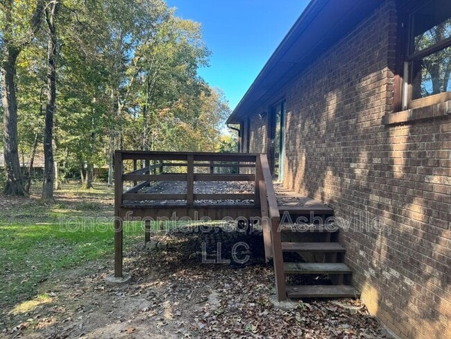 Building Photo - 136 Atwood Dr