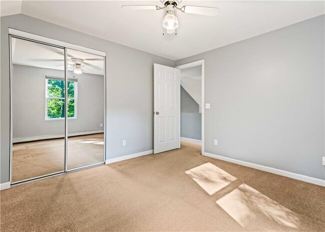 Building Photo - 24 Smith St