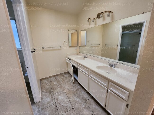 Building Photo - 3 bedrooms /2.5 bath two-story gem boasts ...
