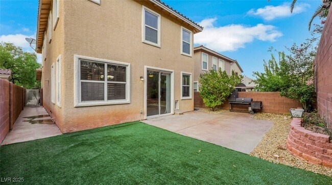 Building Photo - 7523 Tressider Ave
