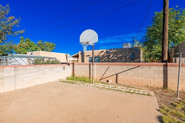 Building Photo - 1321 Delamar Ave NW