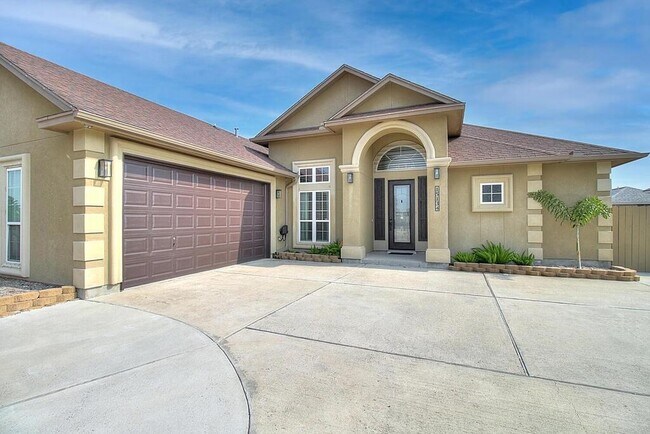 Building Photo - 15134 Barataria Dr