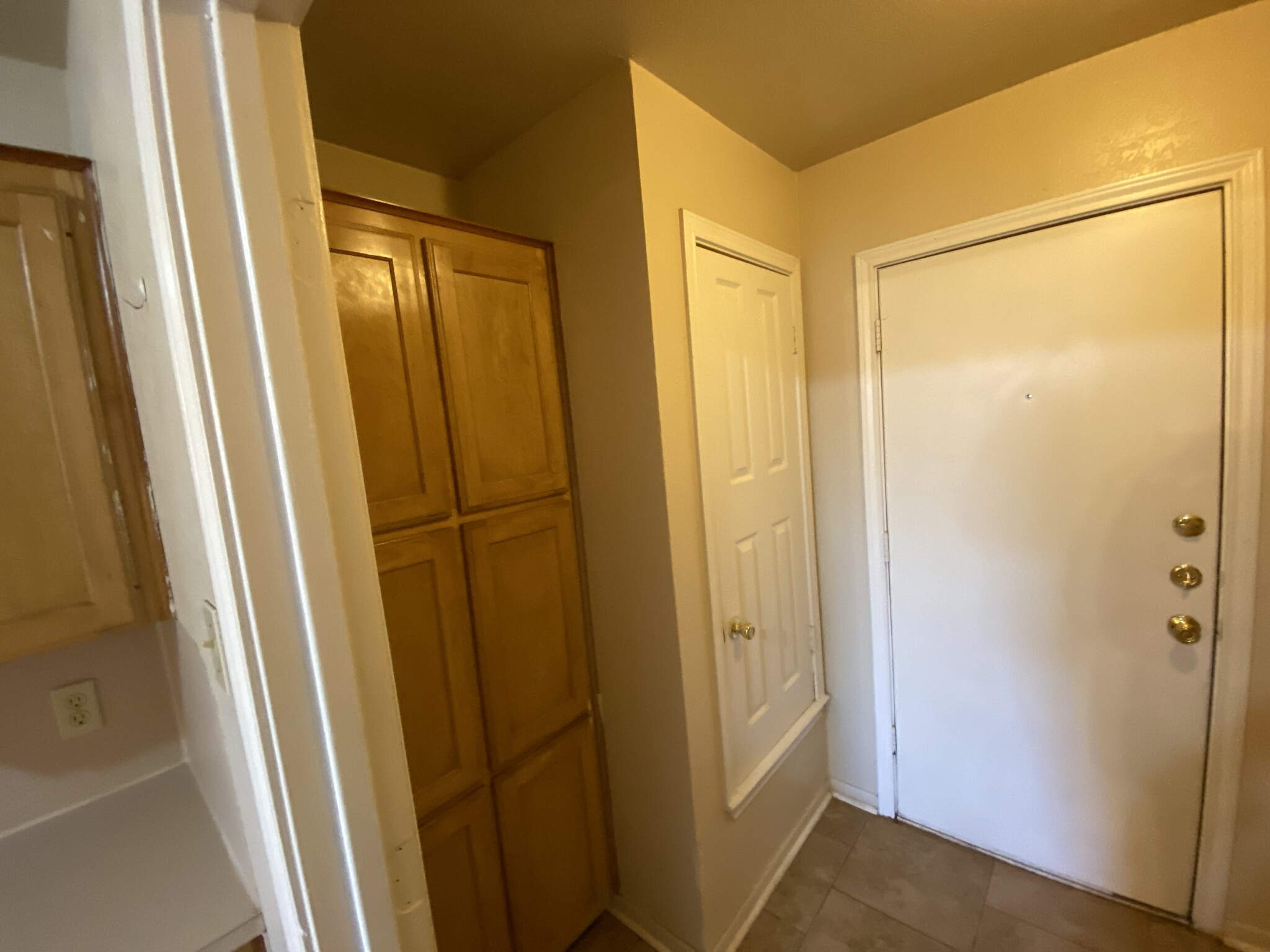 Building Photo - 1504 Benttree Dr