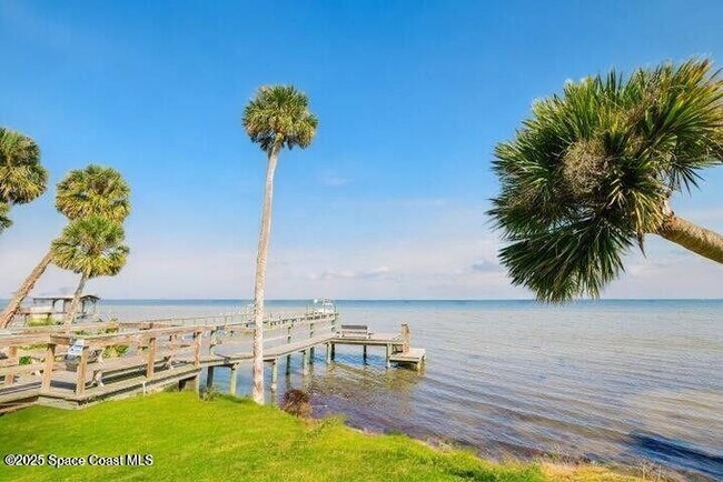 Building Photo - 1540 Riverside Dr