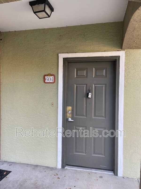 Building Photo - 10075 Gate Pkwy N