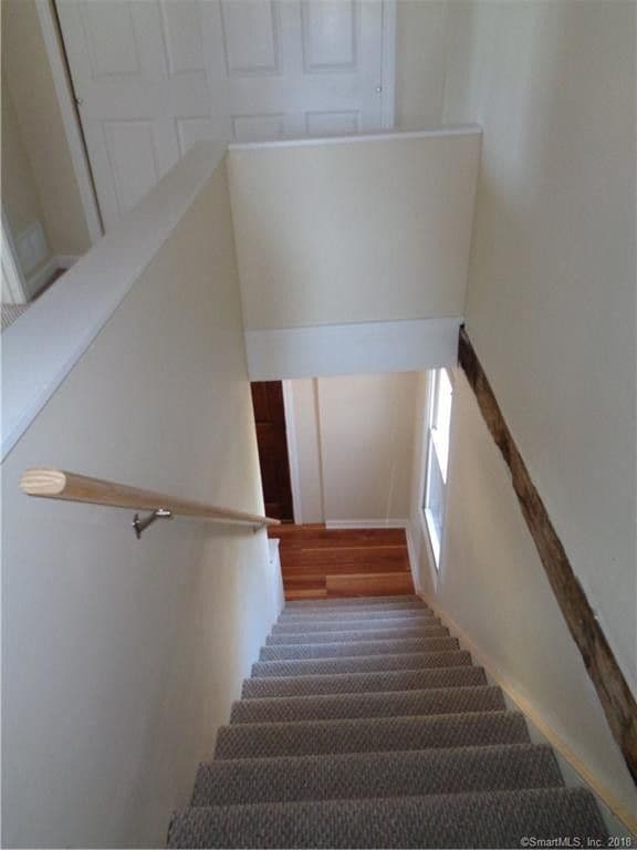 Building Photo - 454 Middle Tpke E