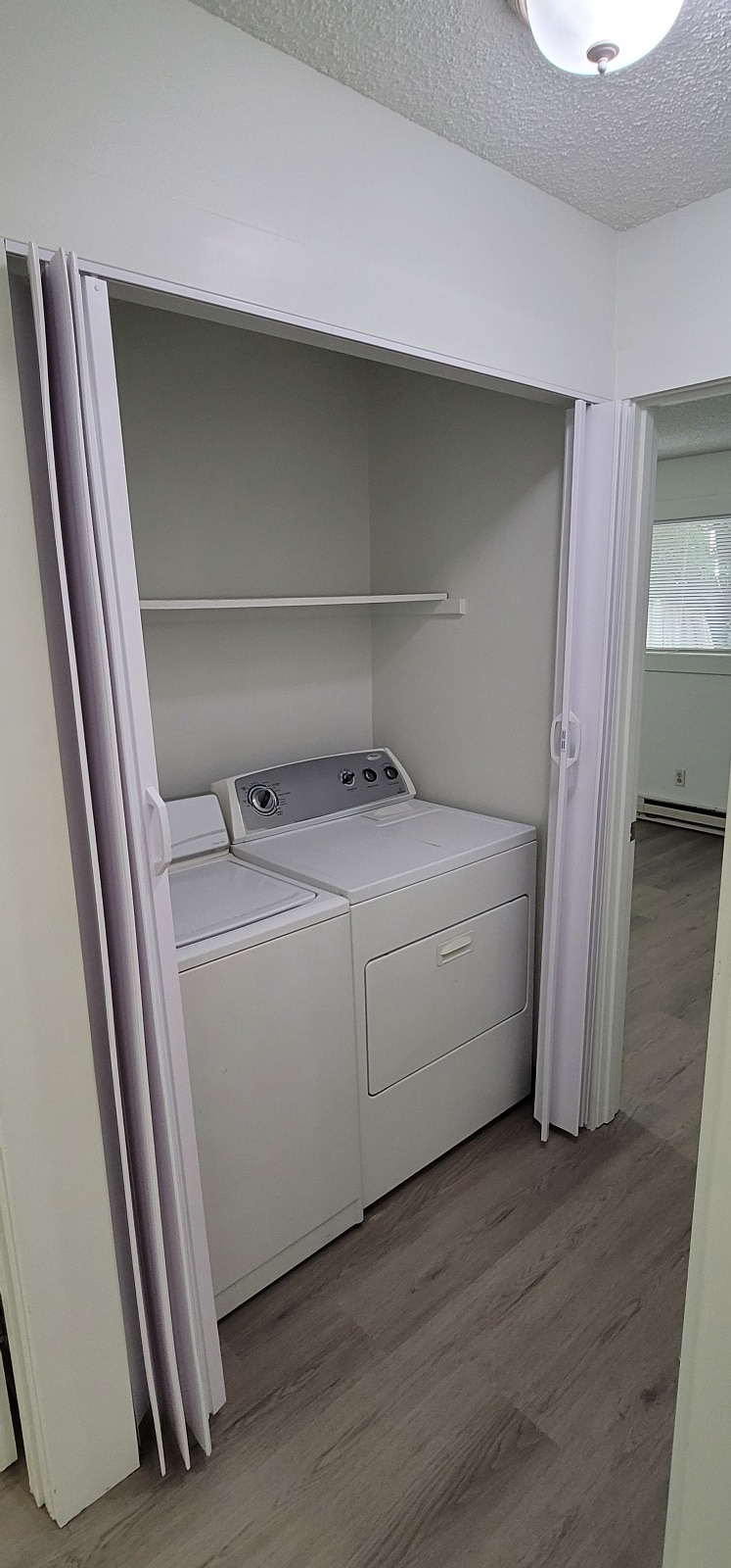Washer & Dryer included - 110 SE Vista Ave