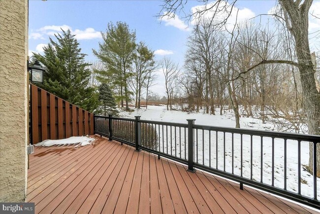 Building Photo - 11 Algonquin Ct