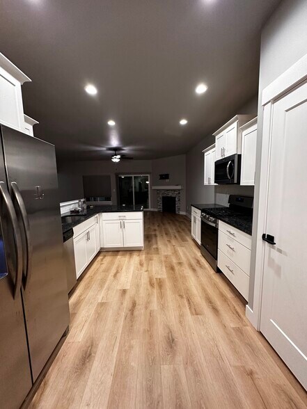 Building Photo - 209 Rainier Dr