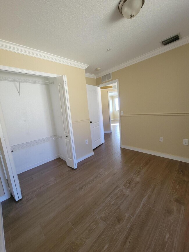 Building Photo - 1130 Shoma Dr