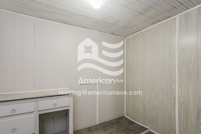 Building Photo - 1511 Carroll St