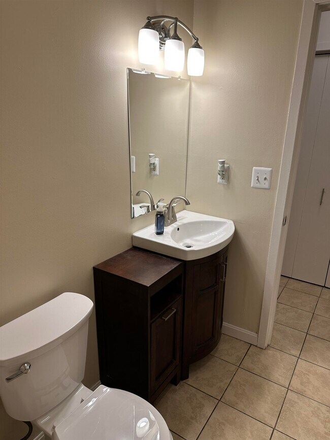 Building Photo - 113 Cluff Crossing Rd