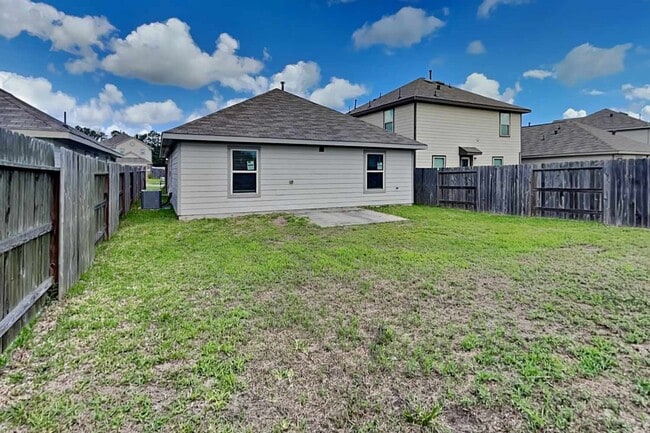 Building Photo - 18727 Faustina Way