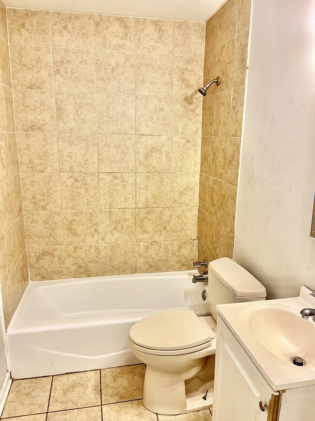 Building Photo - 7440 Richey Dr