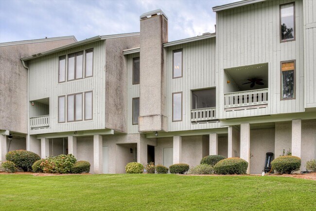 Building Photo - 106 Riverbend Dr