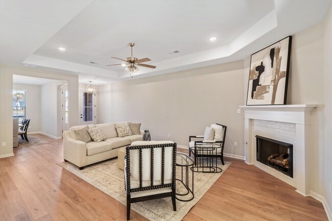 Building Photo - 584 Holden Dr