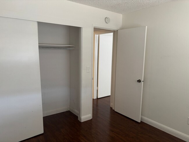 Building Photo - Nice Duplex in Cul-De-Sac