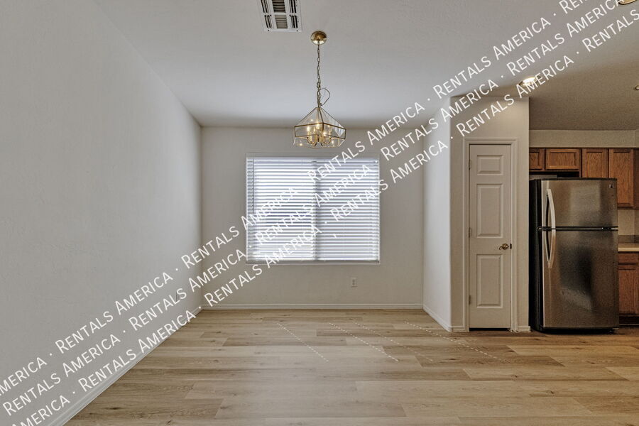 Building Photo - 8421 S Burien Rd