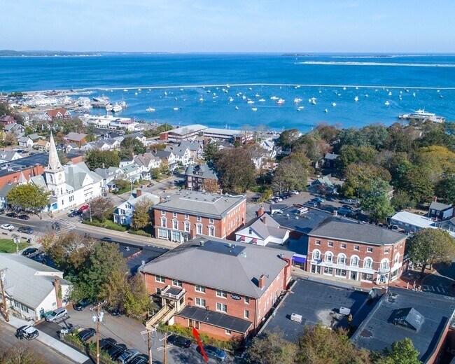 Building Photo - 6 A School St