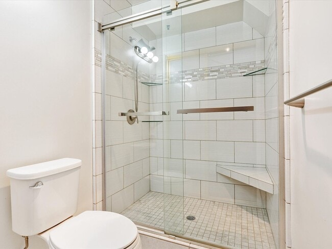 Building Photo - Seasonal or full-time Rental