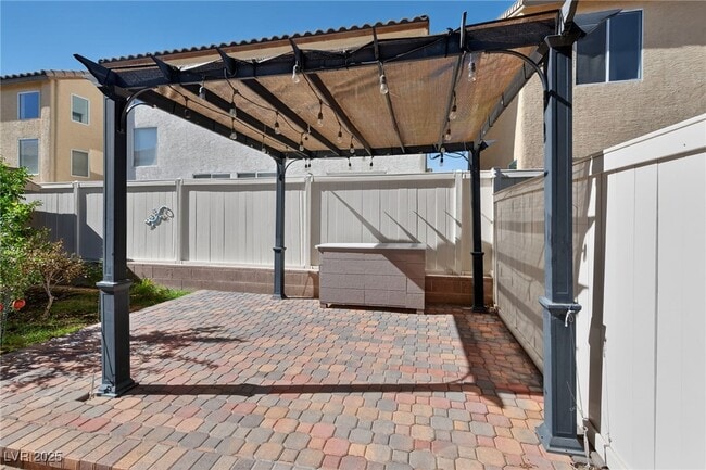 Building Photo - 5649 Dawn Falls St