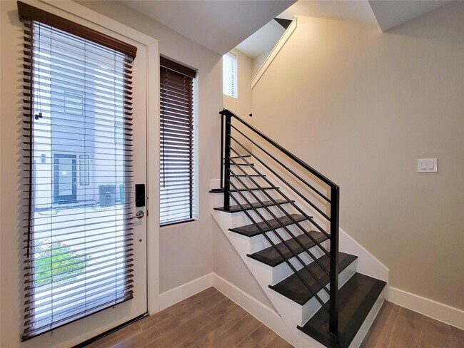 Building Photo - 10806 Warwana Rd