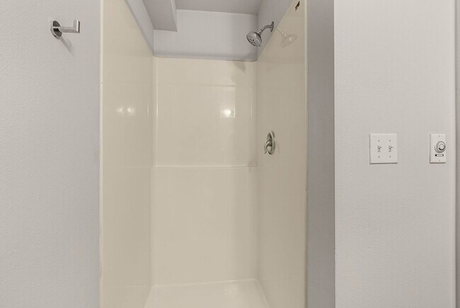 Interior Photo - Common Capitol