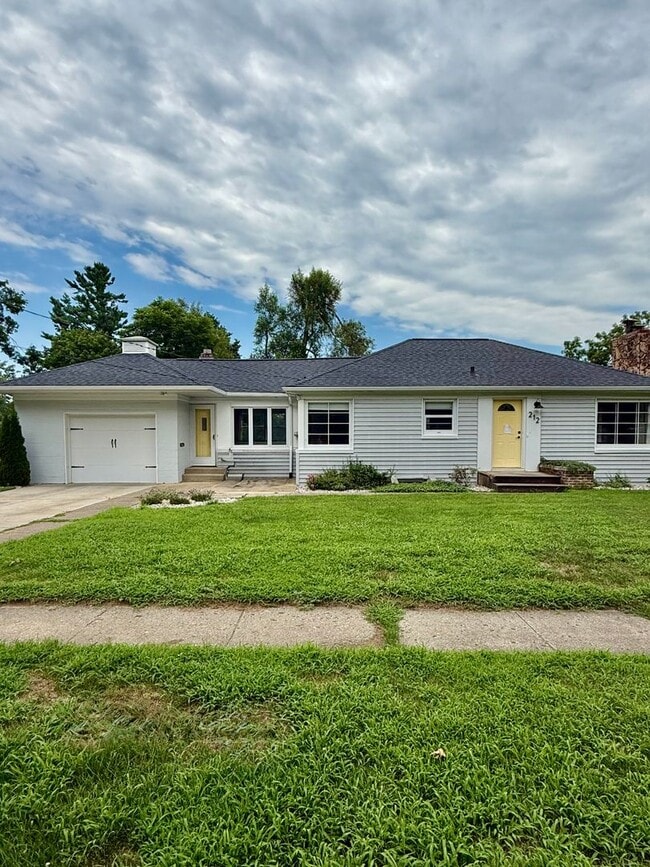 Primary Photo - Four Bedroom Home in Kalamazoo