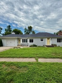 Building Photo - Four Bedroom Home in Kalamazoo