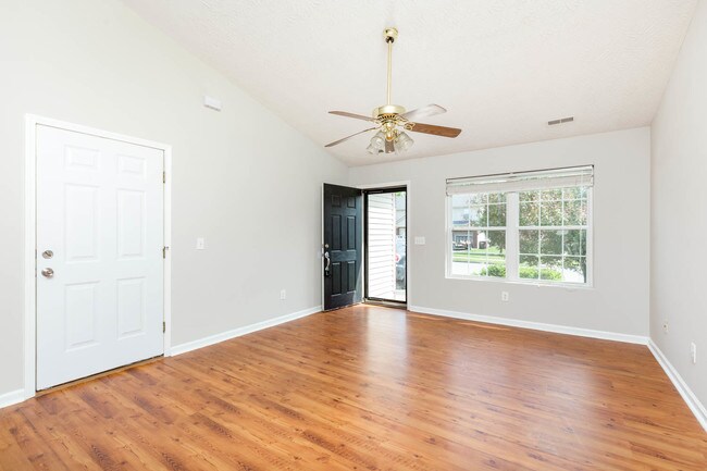 Building Photo - 300 Elkchester Cir