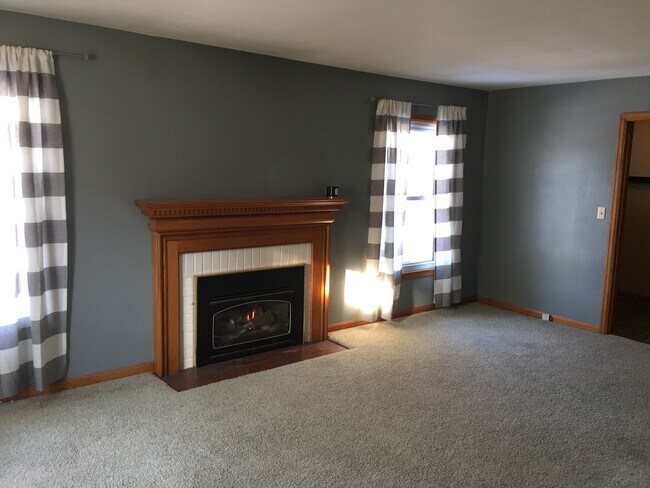 Livingroom - 801 Wolff St