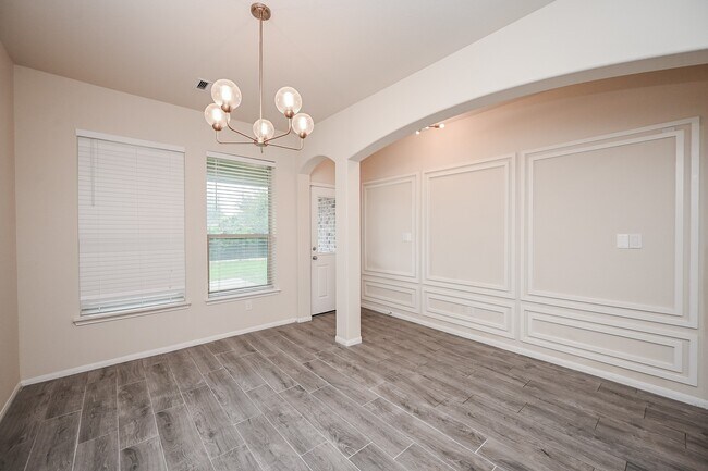 Building Photo - 23919 Villa Lisa Dr