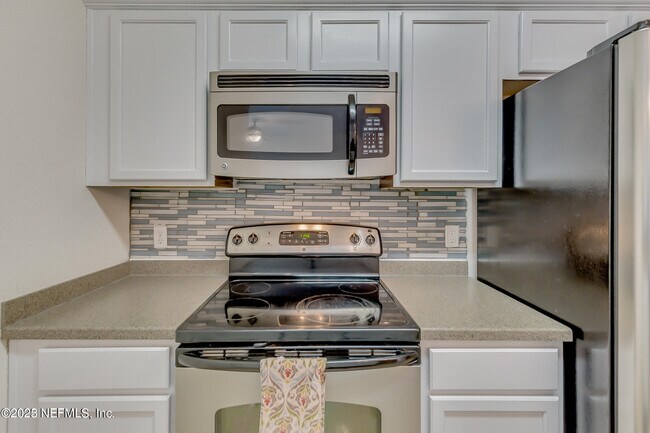 Building Photo - 4982 Key Lime Dr