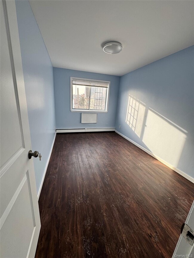 Building Photo - 41-48 70th St